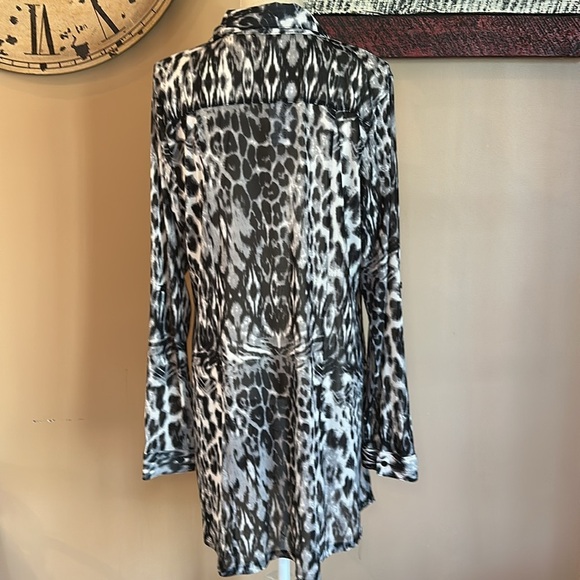 Women’s NY Collection Sheer Black Leopard Collared Button-Down Tunic Top Size 1X - Picture 7 of 14
